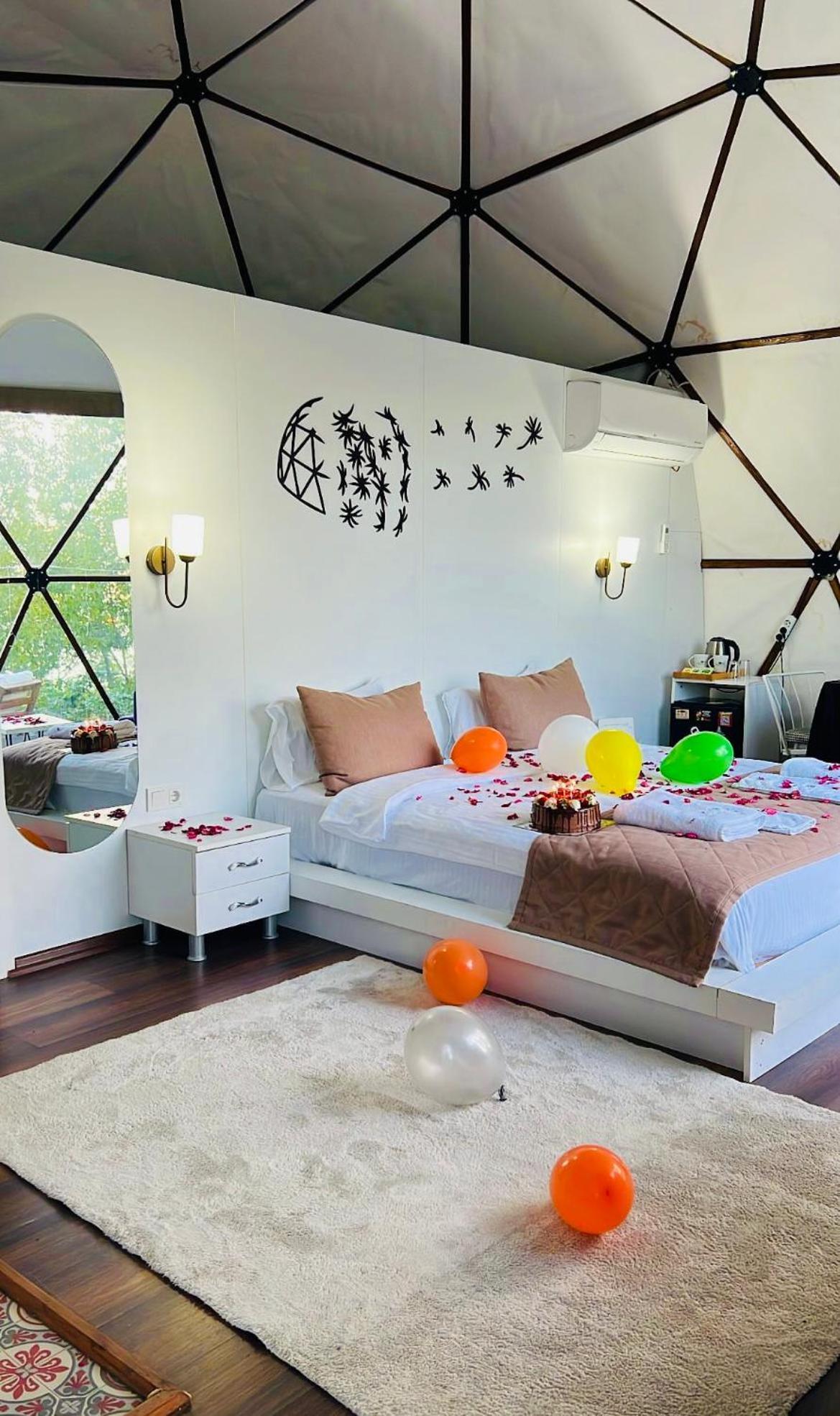 Phalesia Glamping Otel サパンジャ エクステリア 写真