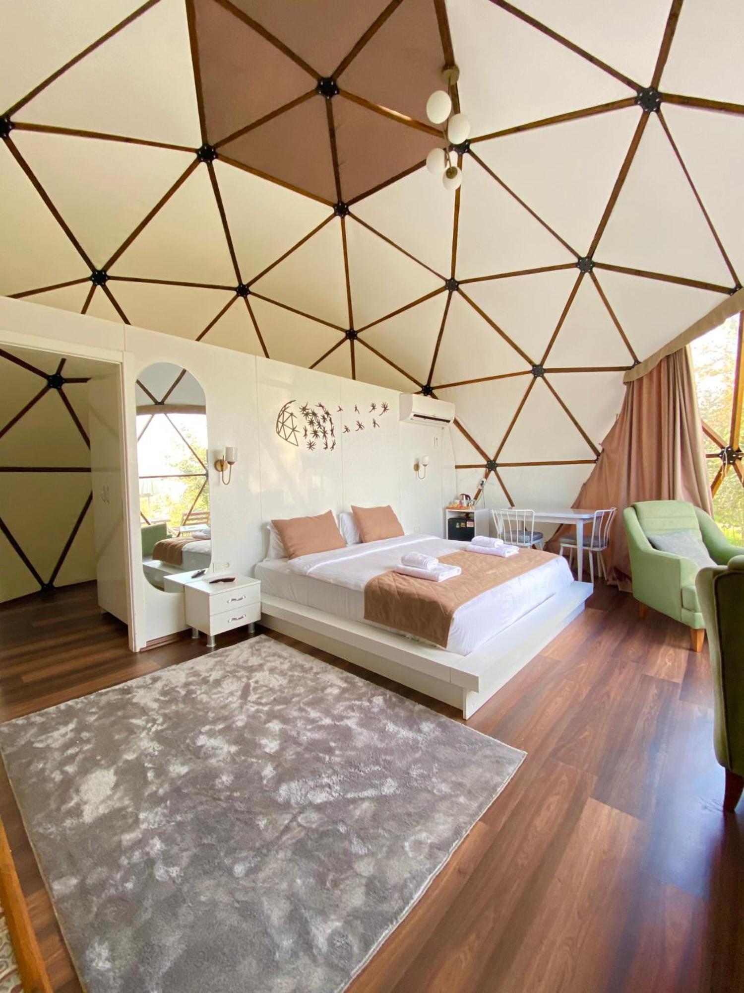 Phalesia Glamping Otel サパンジャ エクステリア 写真